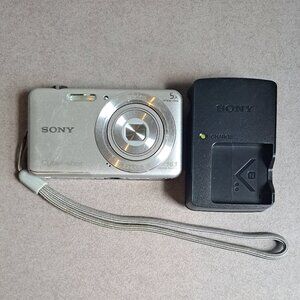 Sony Cyber-Shot DSC-W710 USED Digital Camera (NO CARD, SCRATCHING, 16.1 MP) PM